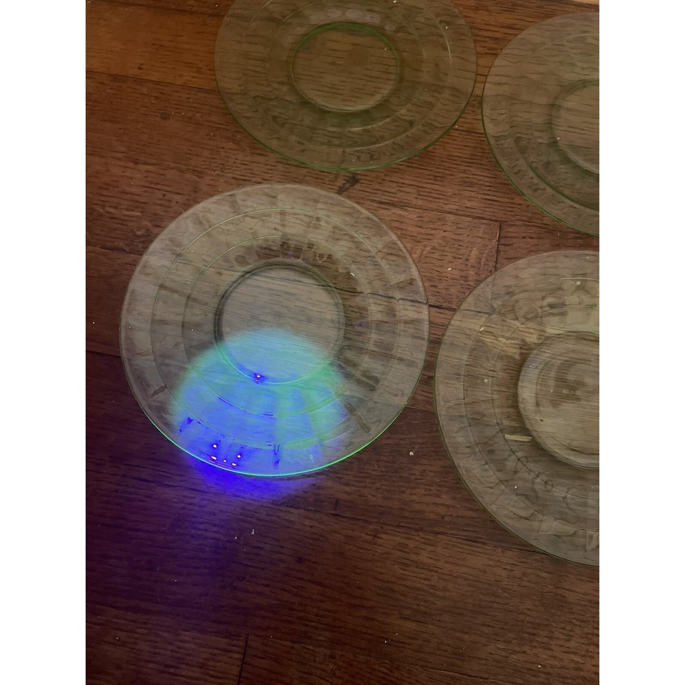 Vintage Anchor Hocking Uranium Depression Glass Platesβ 6.25"